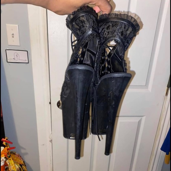 Lace pleasers - Picture 3 of 4